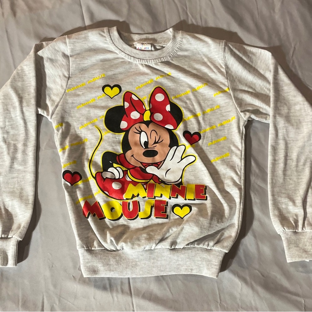 Minnie Mouse Vintage Retro Unique and Rare Crewneck Sweater 9 years VVGUC